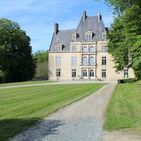 Chateau De La Lucaziere Mont-Saint-Jean  Buitenkant foto