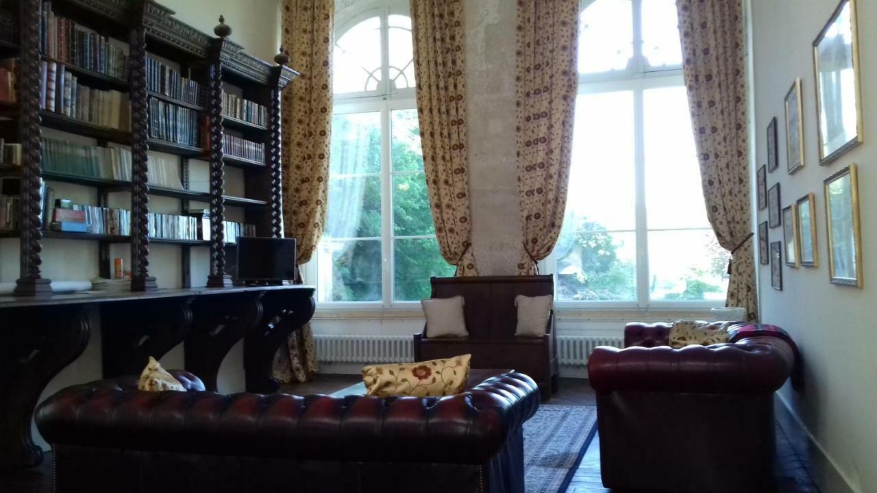 Chateau De La Lucaziere Mont-Saint-Jean  Buitenkant foto