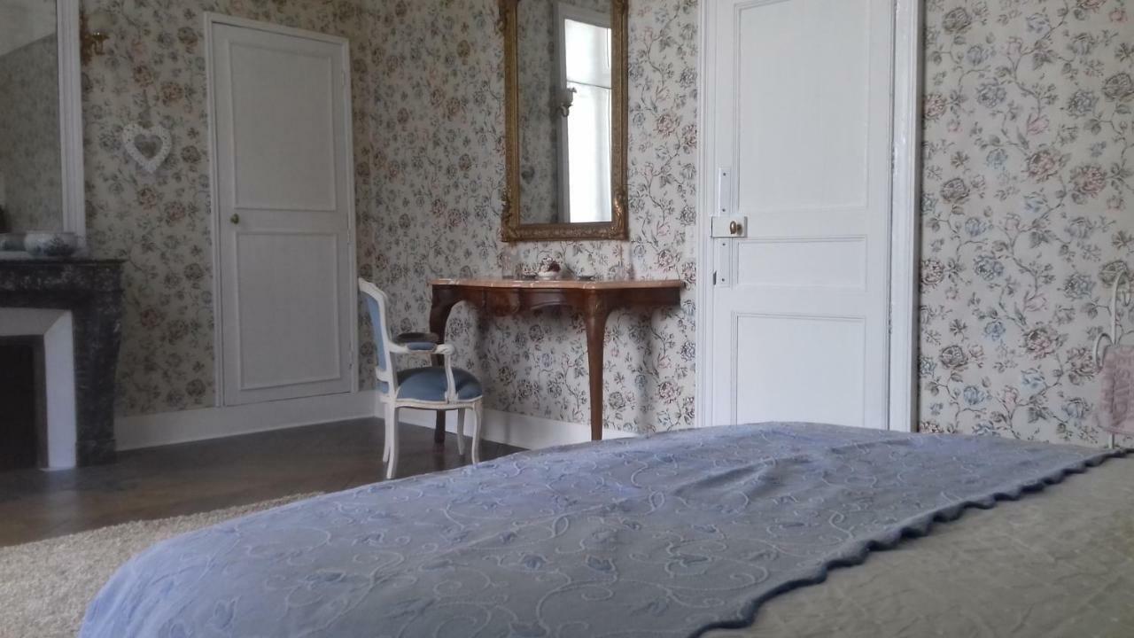 Chateau De La Lucaziere Mont-Saint-Jean  Buitenkant foto