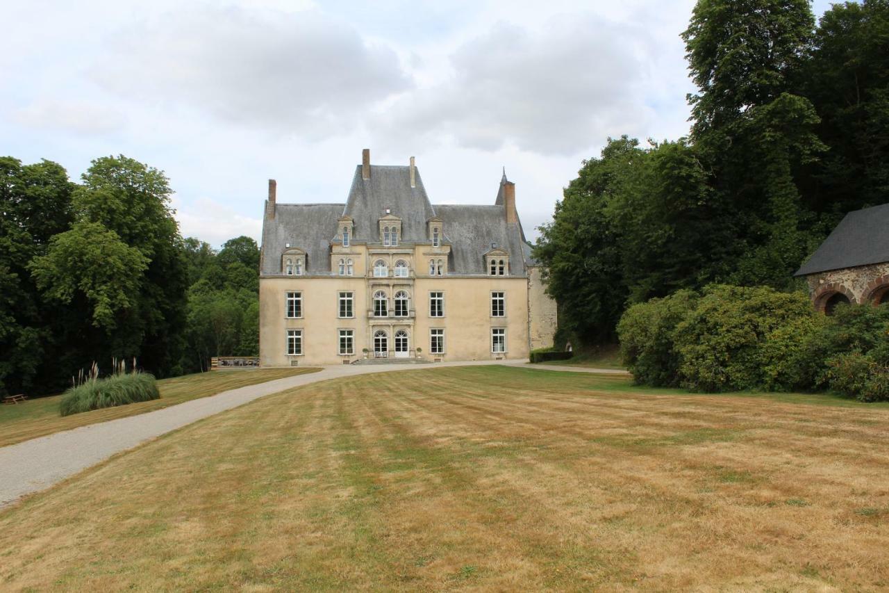Chateau De La Lucaziere Mont-Saint-Jean  Buitenkant foto